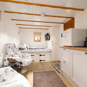 Shepherds Hut, West Ayton, Apartment Scarborough