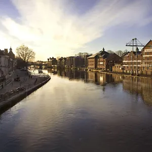 Lovely In - Pass The Keys Apartment York